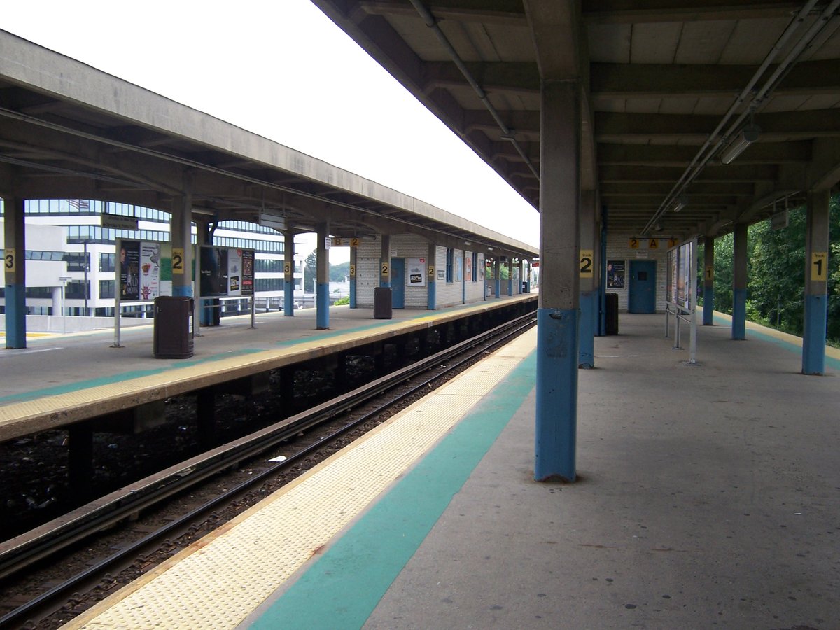 Hicksville, NY - ヒックスヴィル駅 - Wikipedia