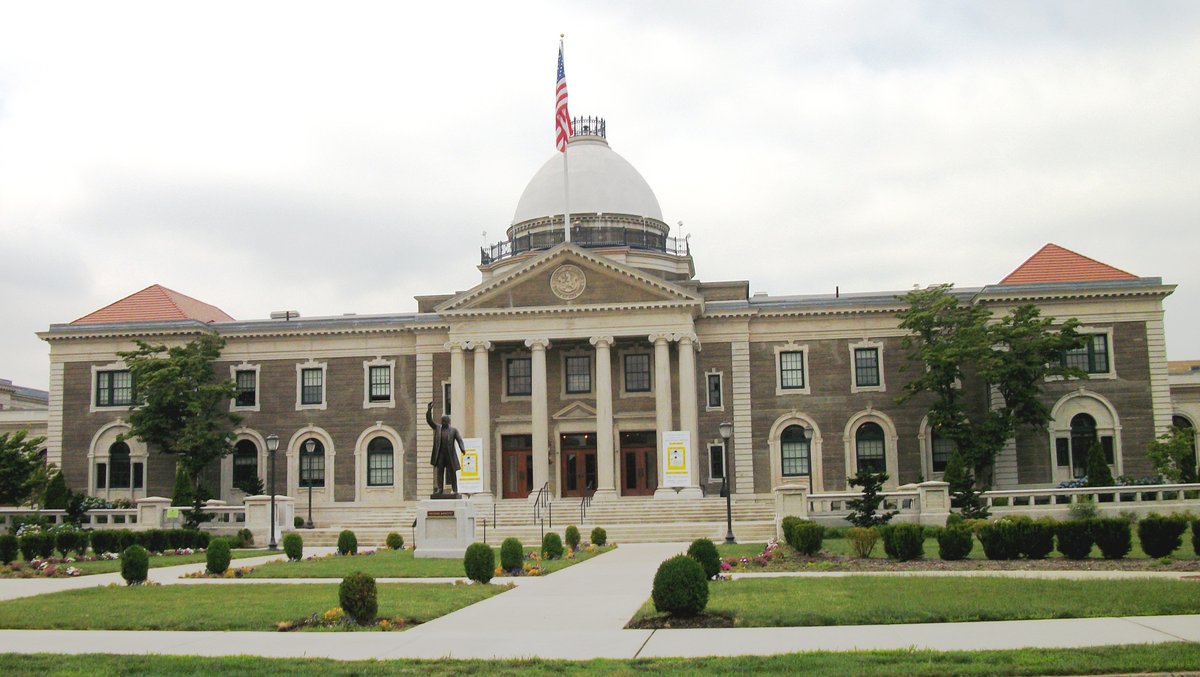 Mineola, NY - Mineola, New York - Vikipedi